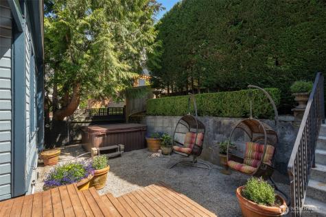 2516 3rd Avenue W Seattle WA 98119