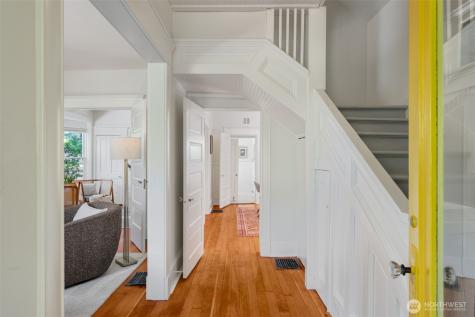 2516 3rd Avenue W Seattle WA 98119