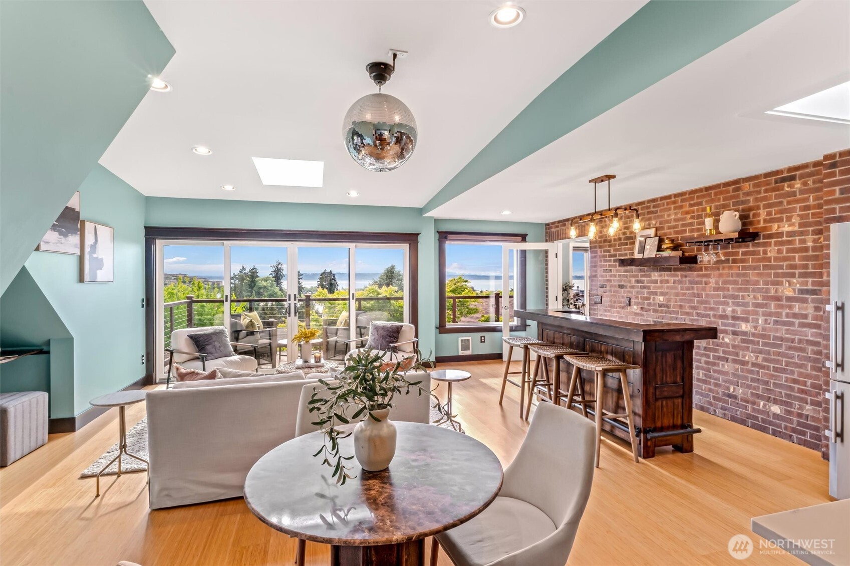 545 Holly Drive Edmonds WA 98020