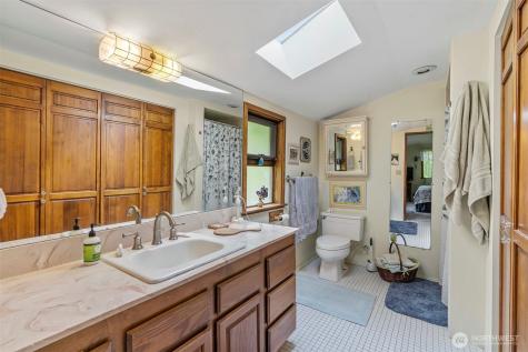 2642 E Lake Sammamish Parkway NE Sammamish WA 98074