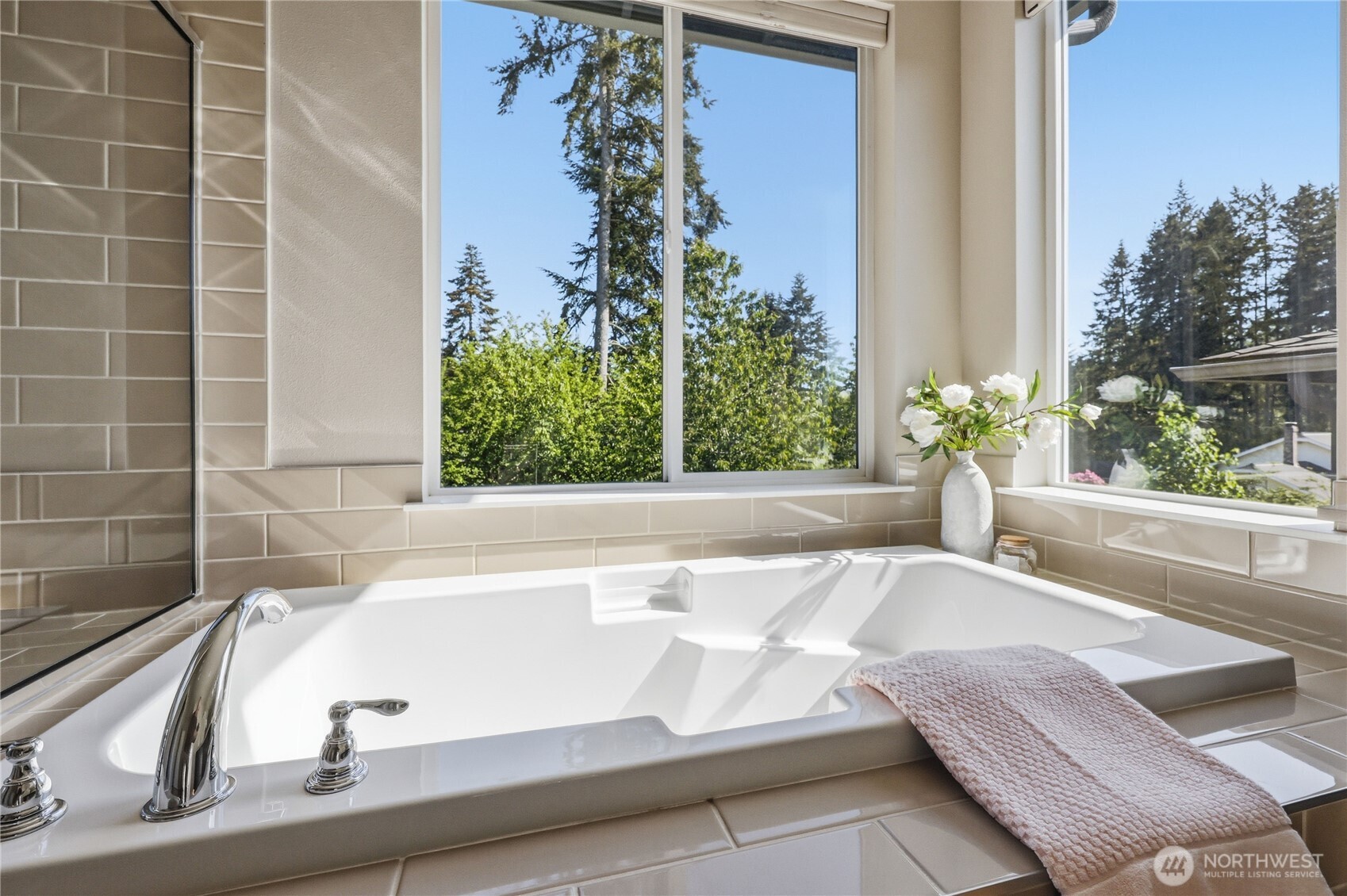 18856 Colwood Avenue NE Poulsbo WA 98370