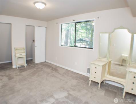 1130 E Timberlake Drive Shelton WA 98584