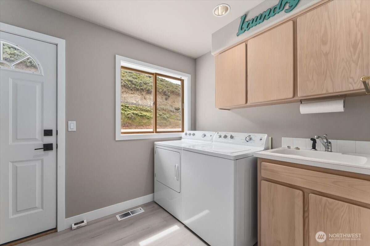 1496 S Lakeshore Road Chelan WA 98816