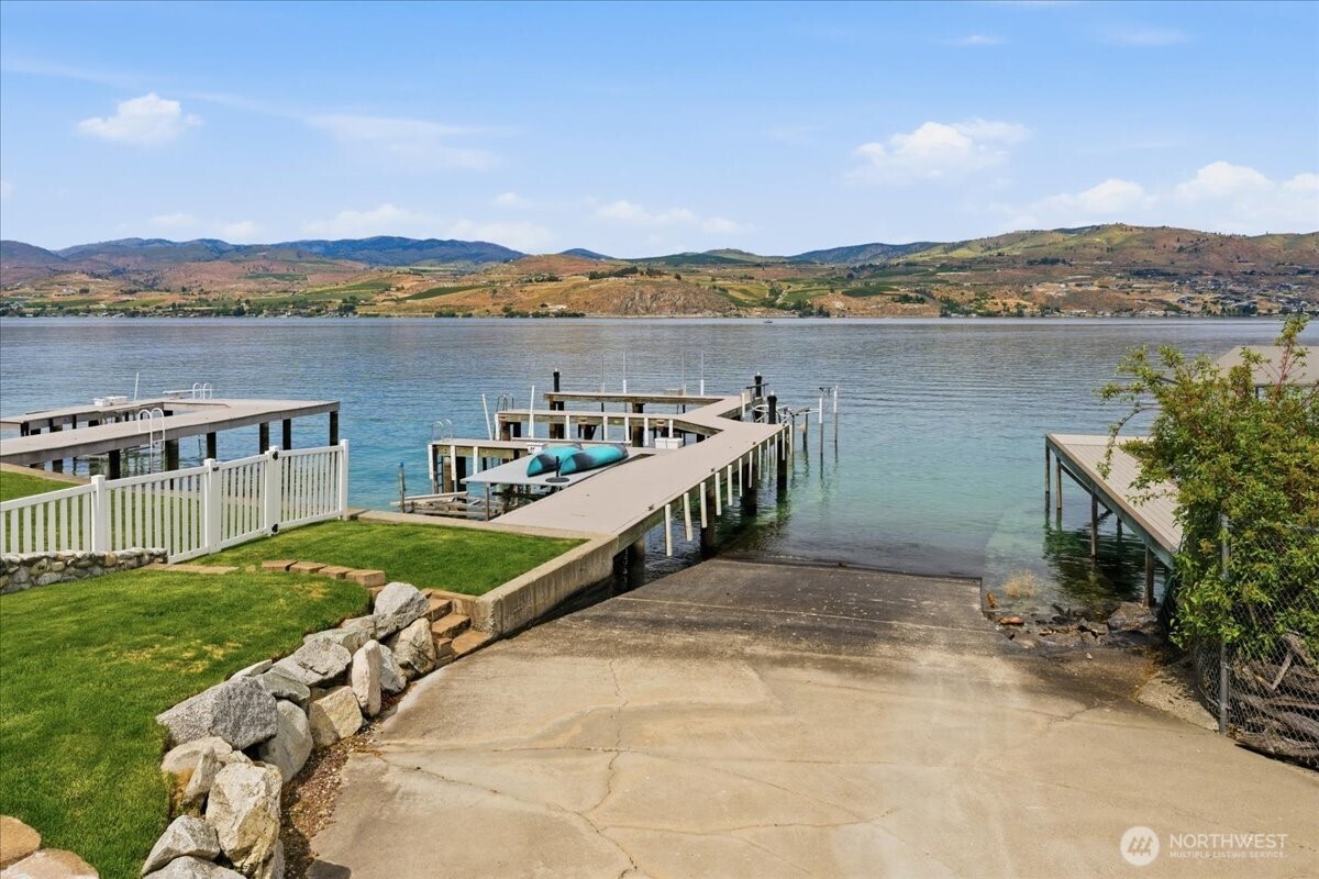 1496 S Lakeshore Road Chelan WA 98816