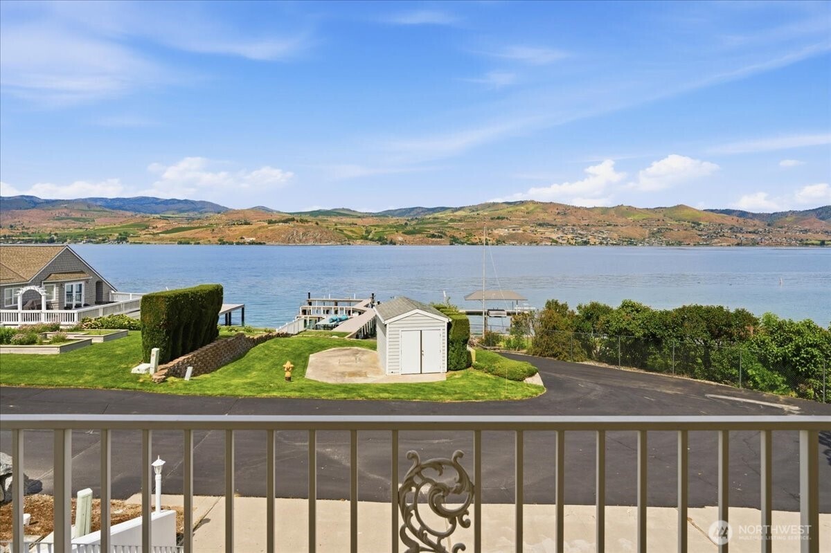 1496 S Lakeshore Road Chelan WA 98816