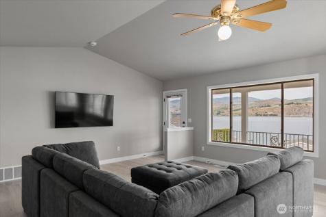 1496 S Lakeshore Road Chelan WA 98816