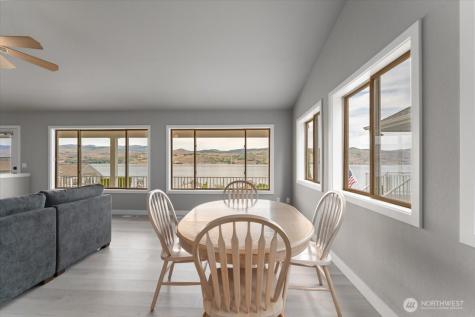 1496 S Lakeshore Road Chelan WA 98816