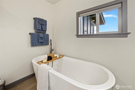 2010 Sweetbriar Lane Oak Harbor WA 98277