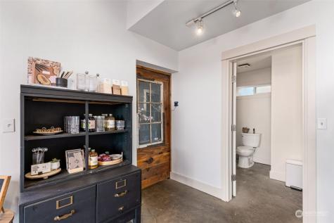 25960 Central Avenue NE Kingston WA 98346