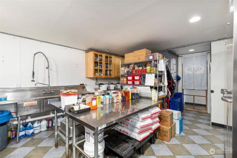 25960 Central Avenue NE Kingston WA 98346