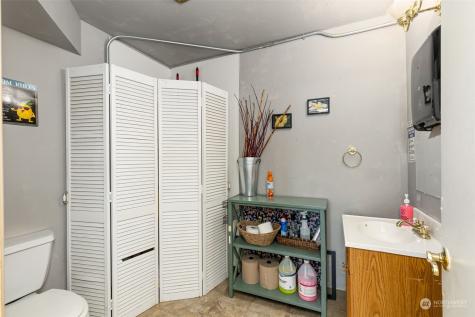 25960 Central Avenue NE Kingston WA 98346