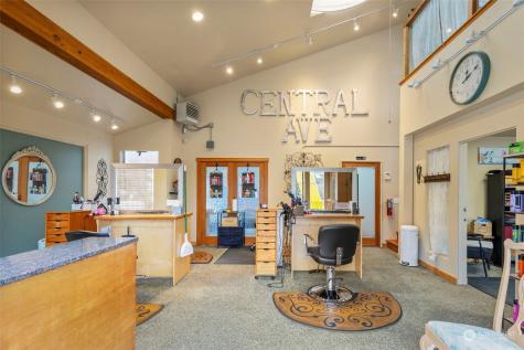 25960 Central Avenue NE Kingston WA 98346