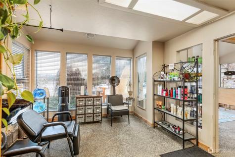 25960 Central Avenue NE Kingston WA 98346