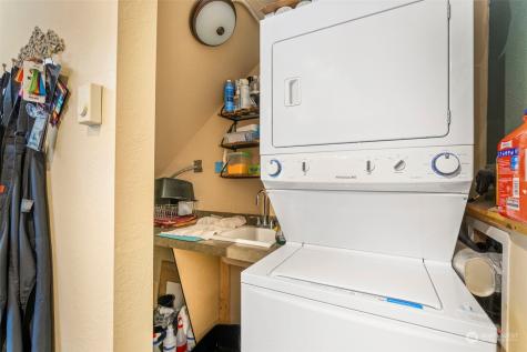25960 Central Avenue NE Kingston WA 98346