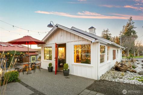 25960 Central Avenue NE Kingston WA 98346