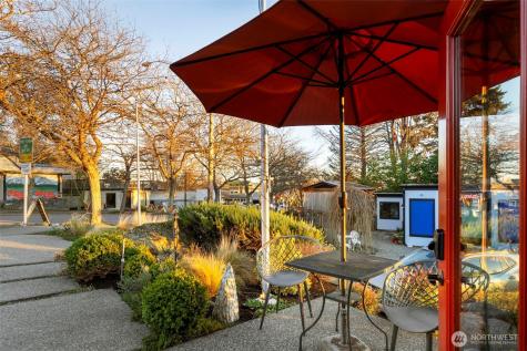 25960 Central Avenue NE Kingston WA 98346