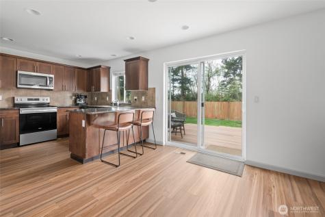 1077 NW Longview Drive Oak Harbor WA 98277