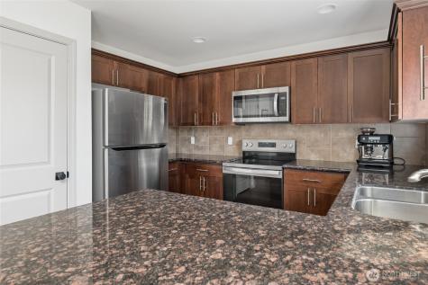 1077 NW Longview Drive Oak Harbor WA 98277