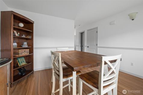 1077 NW Longview Drive Oak Harbor WA 98277