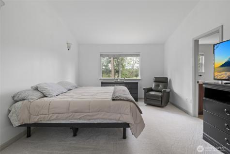 1077 NW Longview Drive Oak Harbor WA 98277