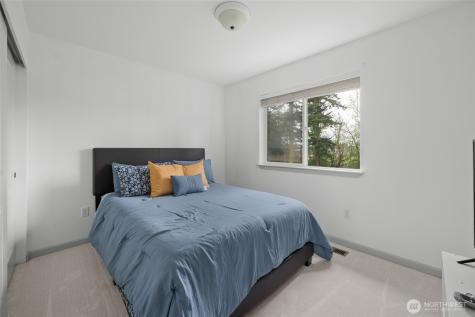 1077 NW Longview Drive Oak Harbor WA 98277