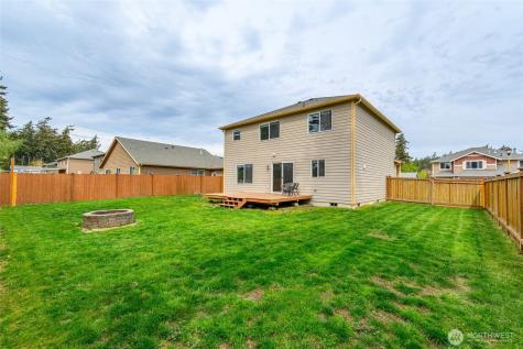 1077 NW Longview Drive Oak Harbor WA 98277