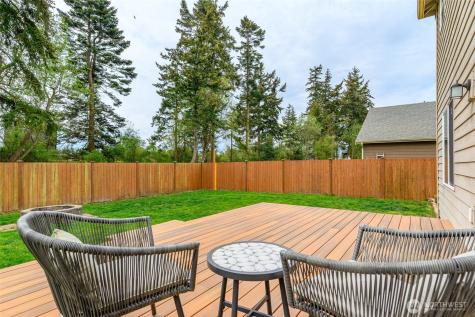 1077 NW Longview Drive Oak Harbor WA 98277