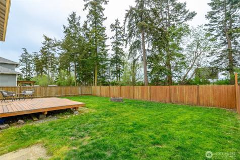 1077 NW Longview Drive Oak Harbor WA 98277