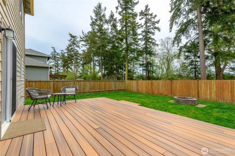 1077 NW Longview Drive Oak Harbor WA 98277