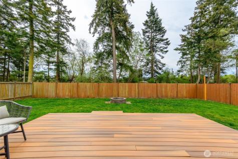 1077 NW Longview Drive Oak Harbor WA 98277