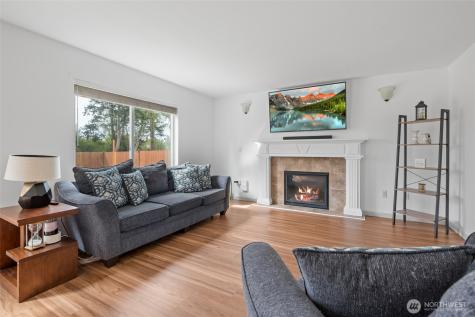 1077 NW Longview Drive Oak Harbor WA 98277