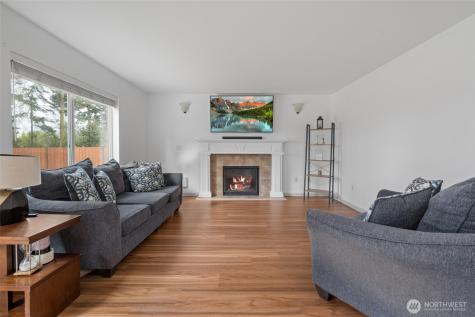 1077 NW Longview Drive Oak Harbor WA 98277