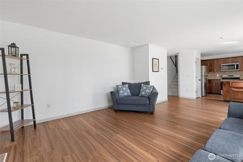 1077 NW Longview Drive Oak Harbor WA 98277