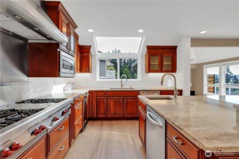 535 208th Avenue NE Sammamish WA 98075