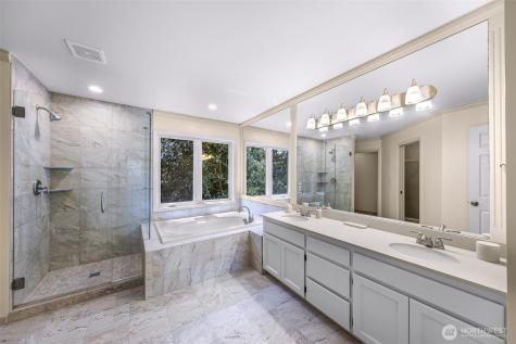 25827 NE 9th Street Sammamish WA 98074