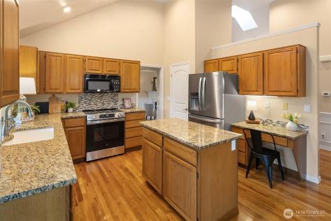25611 Lake Wilderness Country Club Drive SE Maple Valley WA 98038