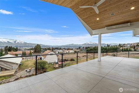 327 23rd Street NE East Wenatchee WA 98802