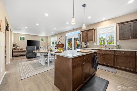 609 N Bradley Street Chelan WA 98816