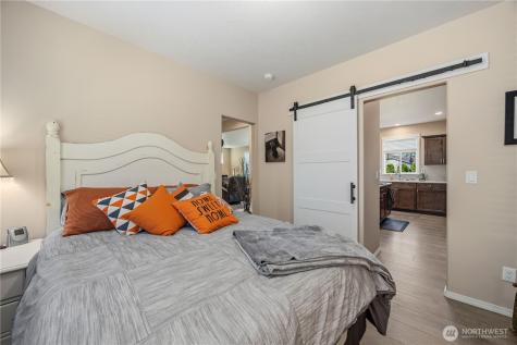 609 N Bradley Street Chelan WA 98816