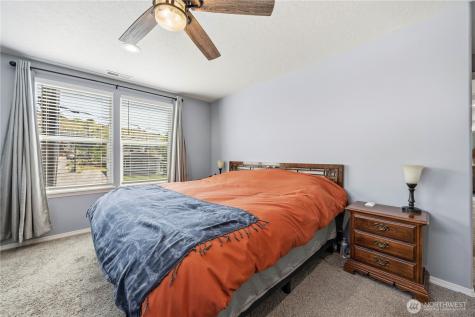 609 N Bradley Street Chelan WA 98816