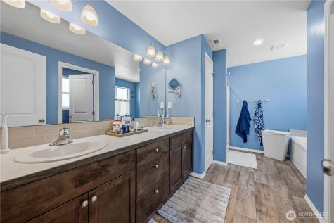 609 N Bradley Street Chelan WA 98816