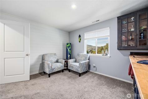609 N Bradley Street Chelan WA 98816