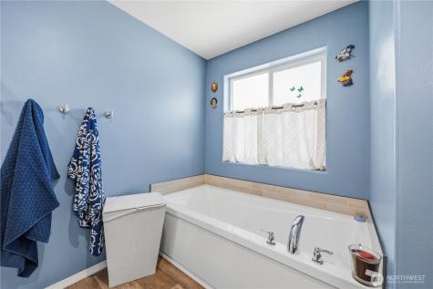 609 N Bradley Street Chelan WA 98816