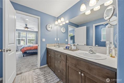 609 N Bradley Street Chelan WA 98816