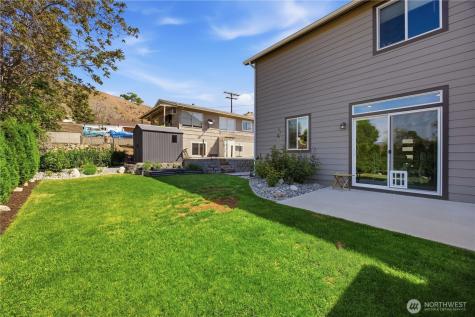 609 N Bradley Street Chelan WA 98816