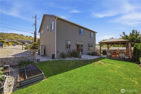 609 N Bradley Street Chelan WA 98816
