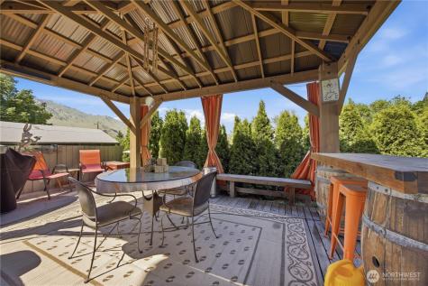 609 N Bradley Street Chelan WA 98816