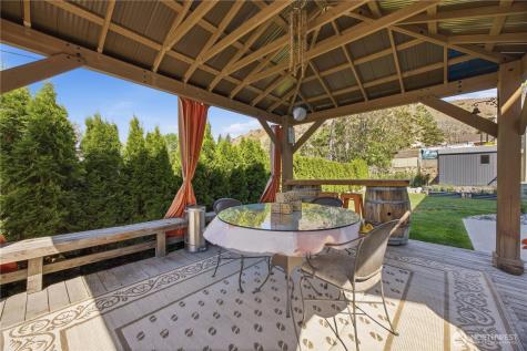 609 N Bradley Street Chelan WA 98816
