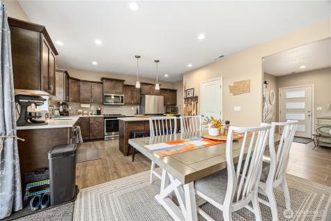 609 N Bradley Street Chelan WA 98816