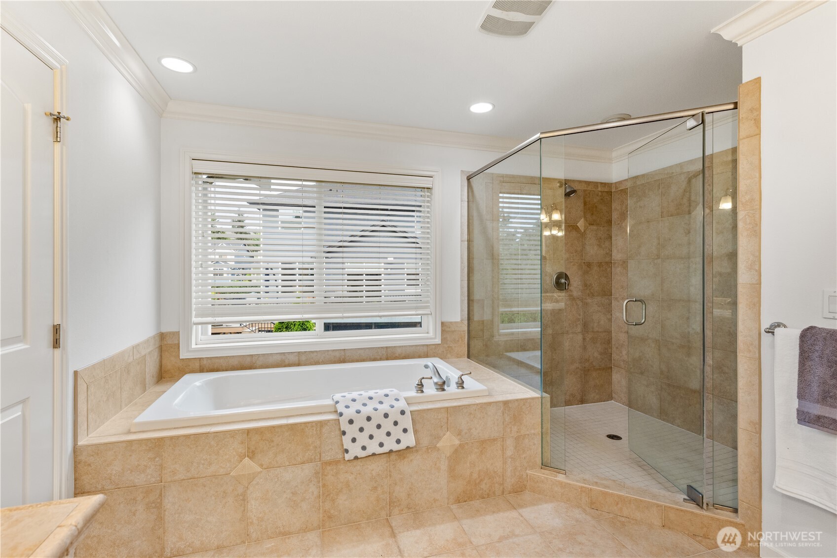 20212 83rd Place NE Kenmore WA 98028